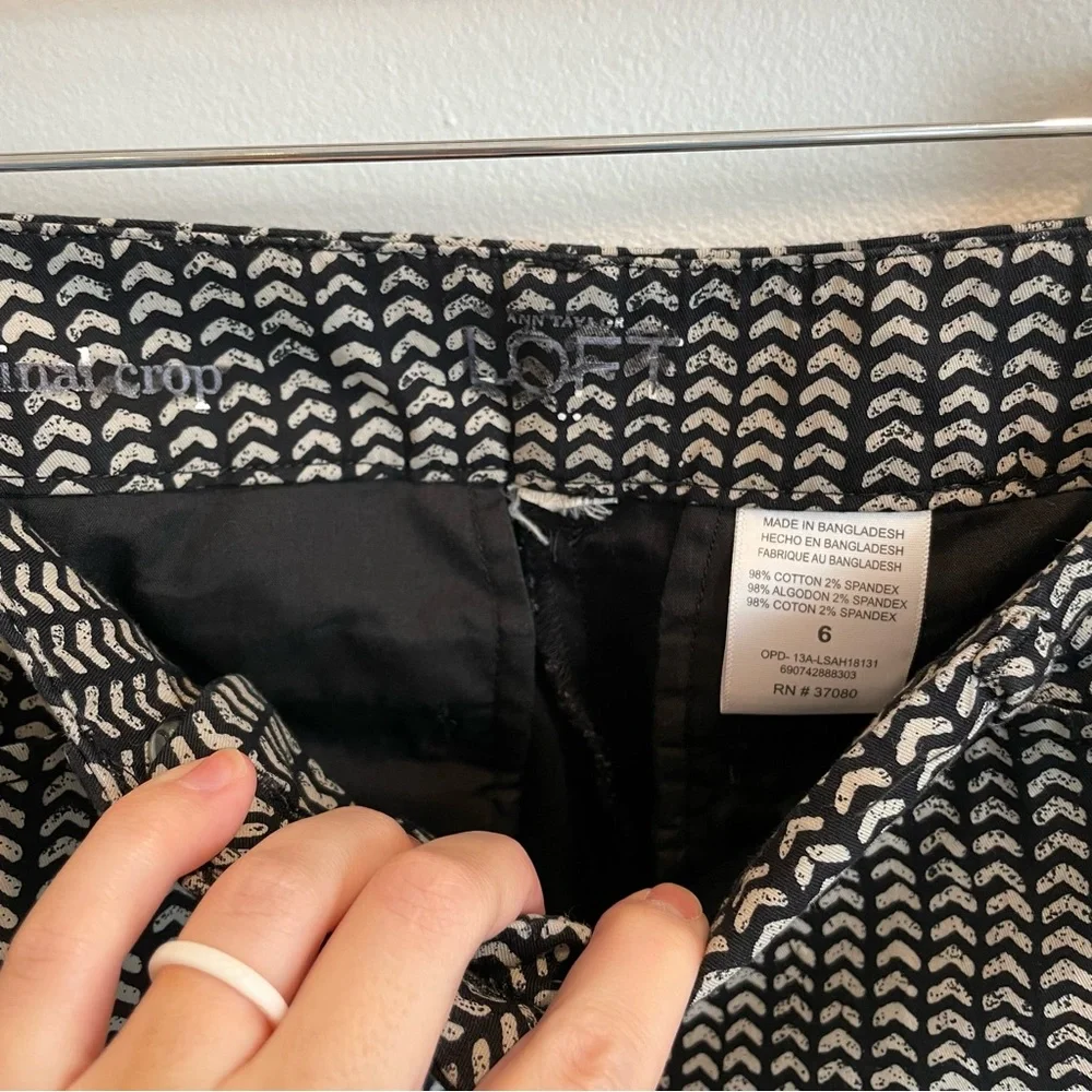 Ann Taylor Loft Black Patterned Original Crop Pants Bottoms